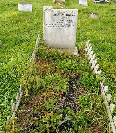 Audrey Edwina LANE