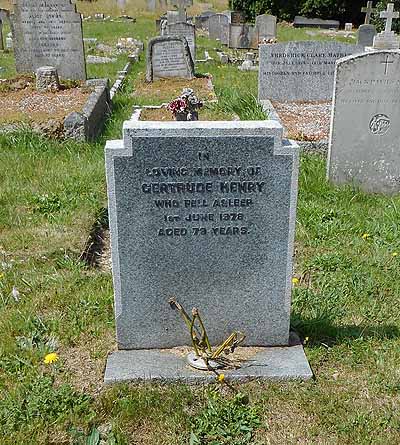 Gertrude HENRY