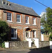 92 (Gun Cottage), High Street, Carisbrooke